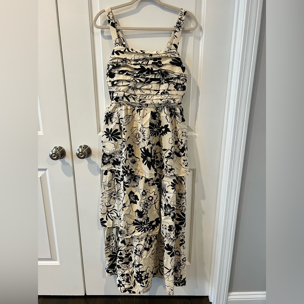 NWT Abercrombie & Fitch Emerson Tiered Maxi Dress | Cream & Black | Size Medium - Picture 2 of 6